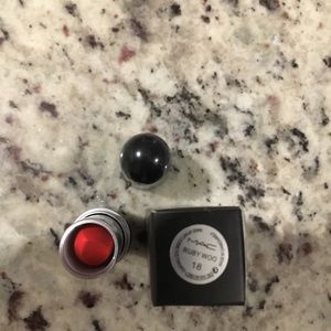 Women’s matte lipstick
